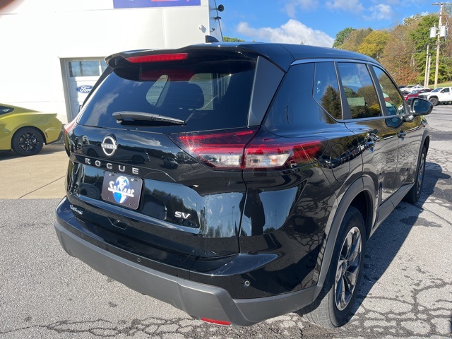 2024 Nissan Rogue SV photo 3