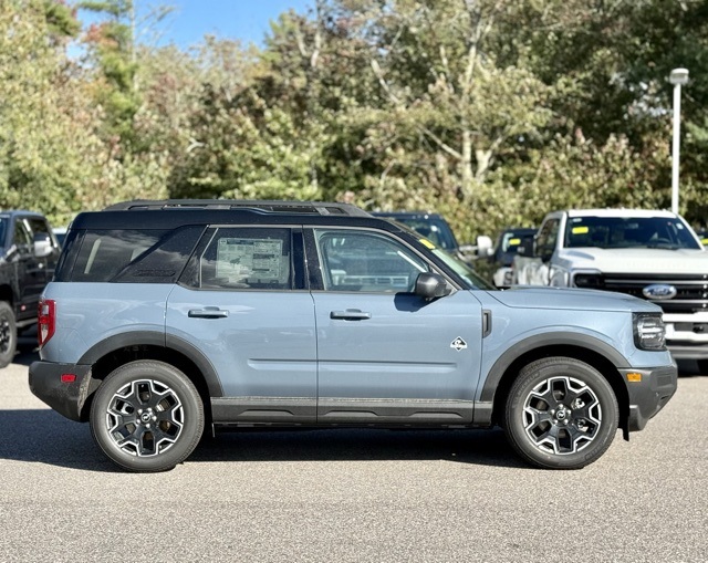 2025 Ford Bronco Sport Outer Banks photo 2