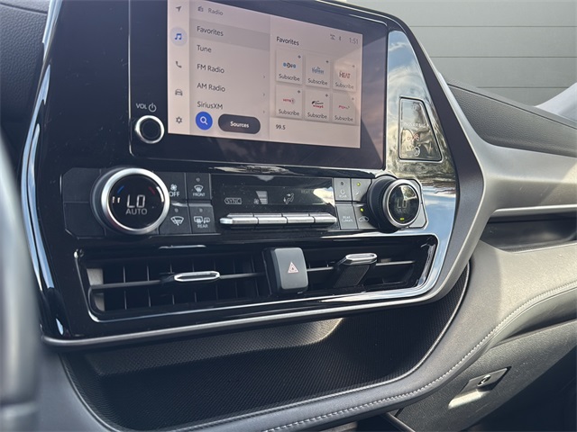 2024 Toyota Highlander LE photo 17