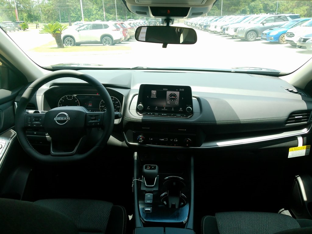 2025 Nissan Rogue SV photo 20