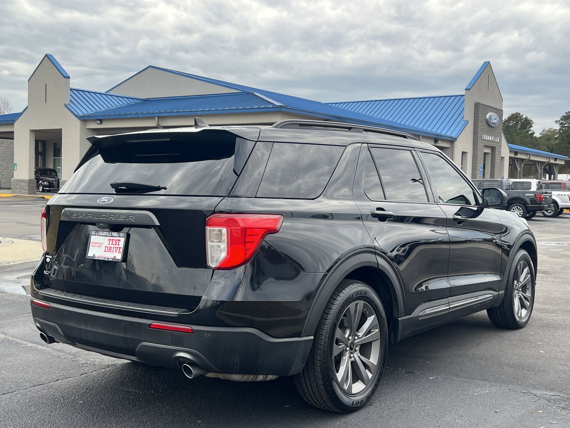 2021 Ford Explorer XLT photo 2