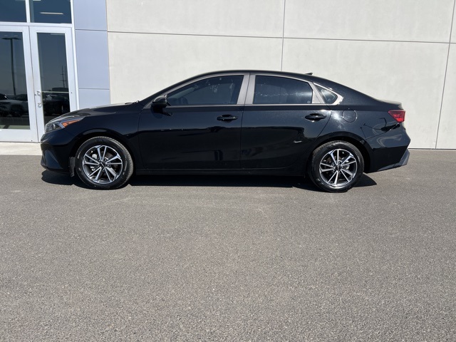 2022 Kia Forte LXS photo 3