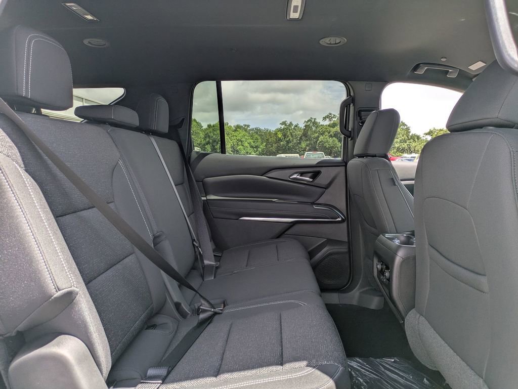2025 Chevrolet Traverse photo 23