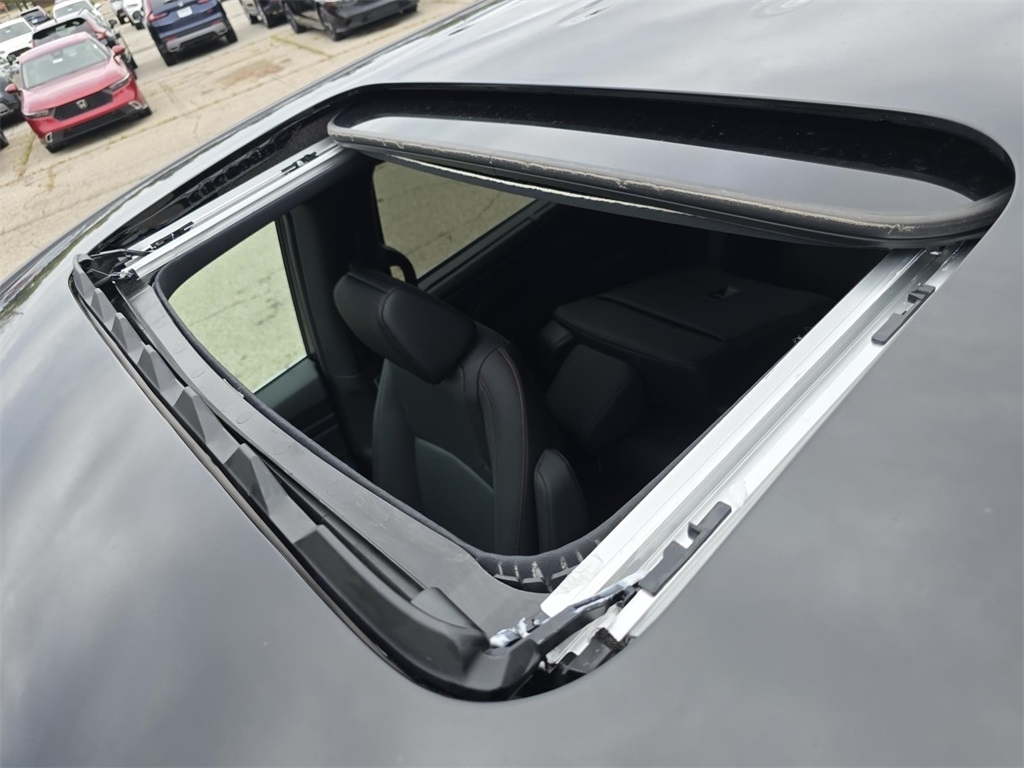 2026 Honda Odyssey photo 2