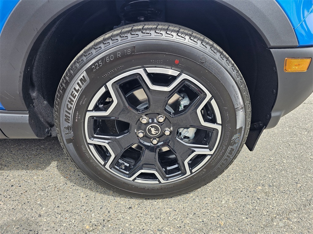 2025 Ford Bronco Sport Outer Banks photo 9