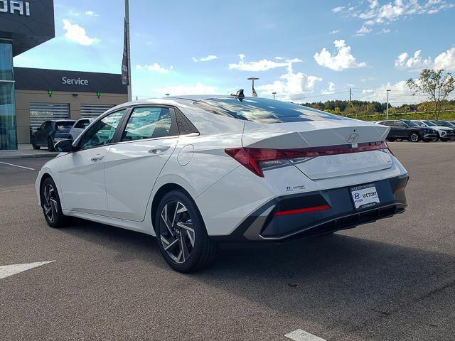 2025 Hyundai Elantra Hybrid Limited photo 7