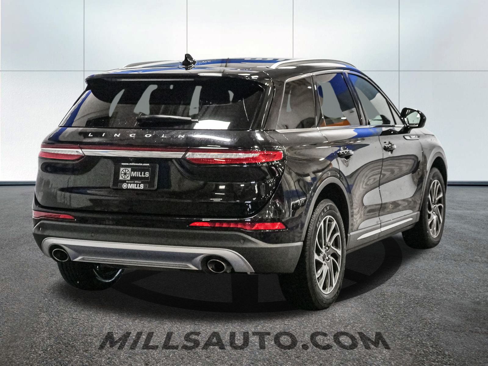 2020 Lincoln Corsair Standard photo 7