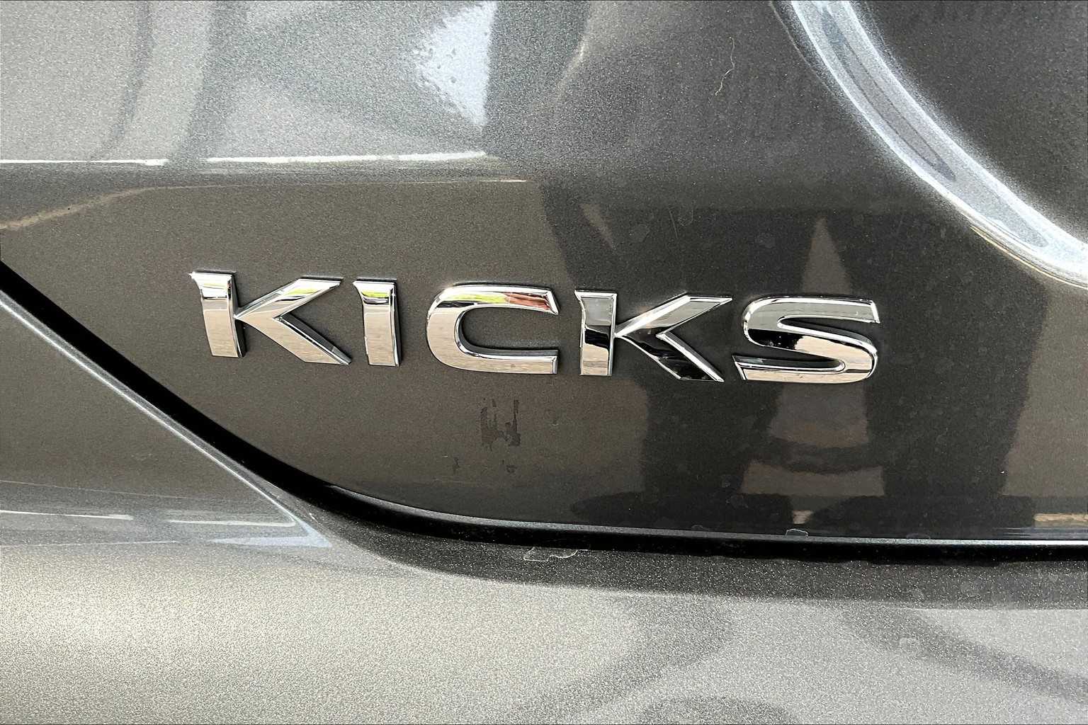 2021 Nissan Kicks S photo 9