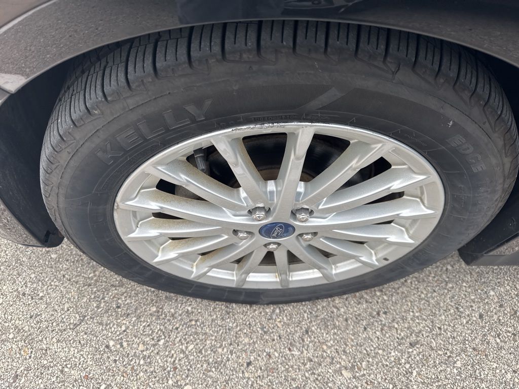 2013 Ford C-Max Hybrid SE photo 6