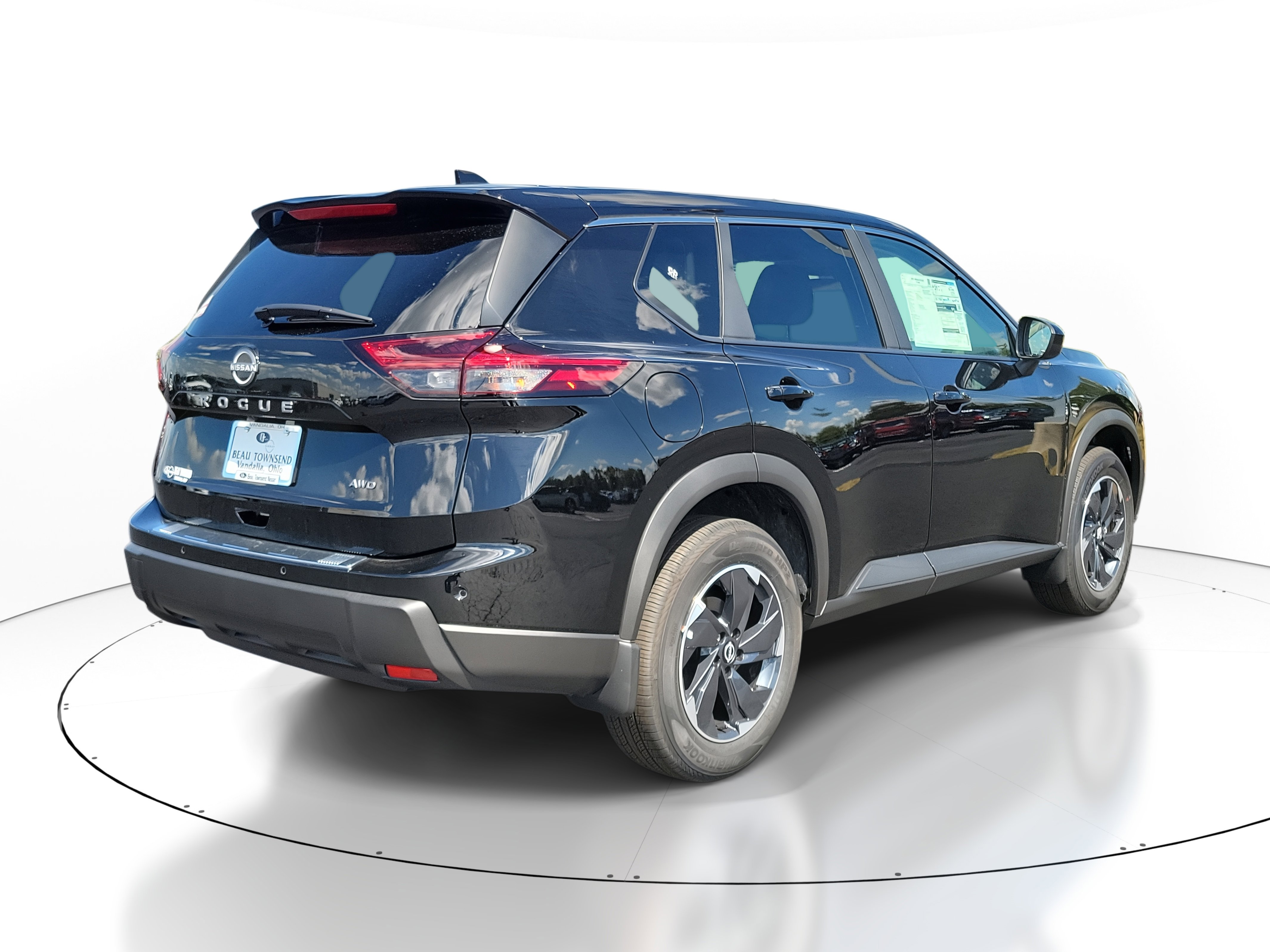 2025 Nissan Rogue SV photo 3