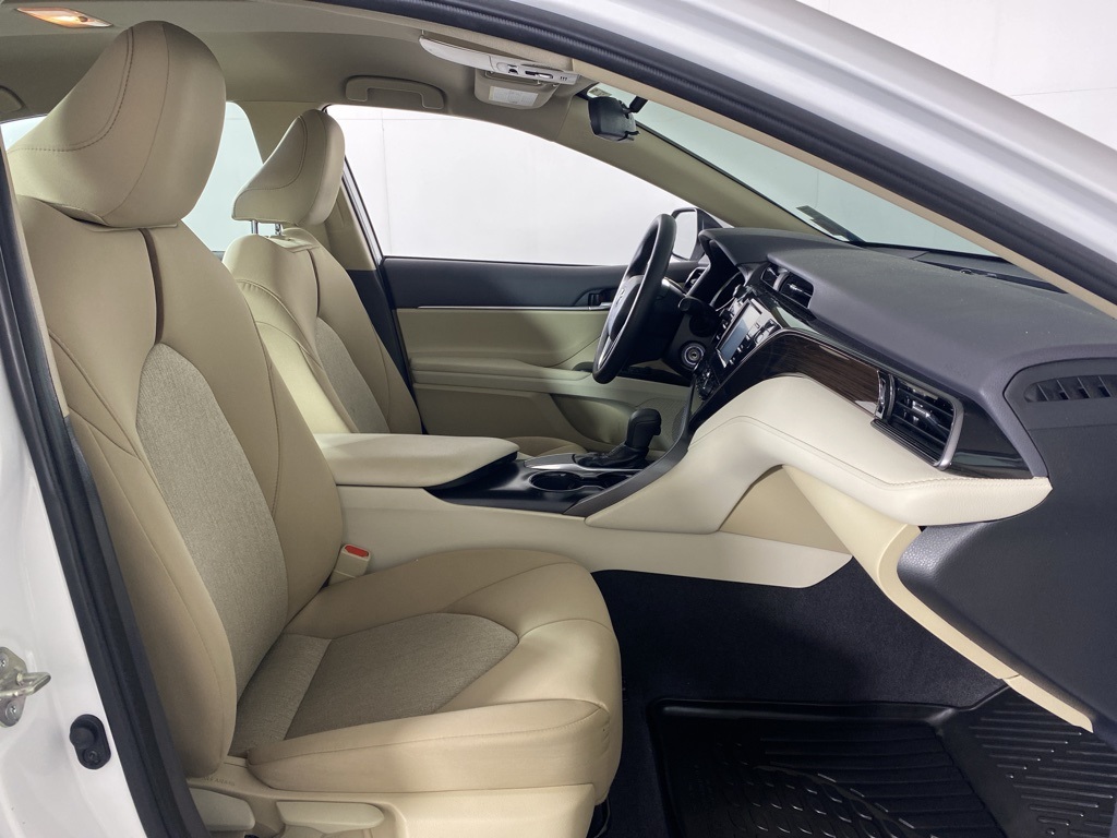 2019 Toyota Camry LE photo 21