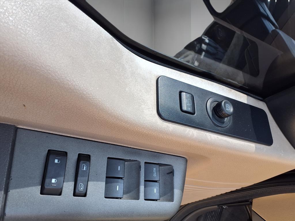 2012 Ford F-350 photo 21