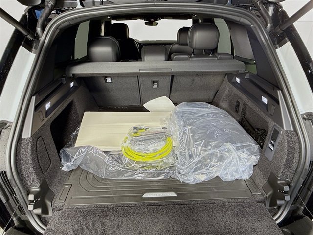 2025 Land Rover Range Rover SE photo 24