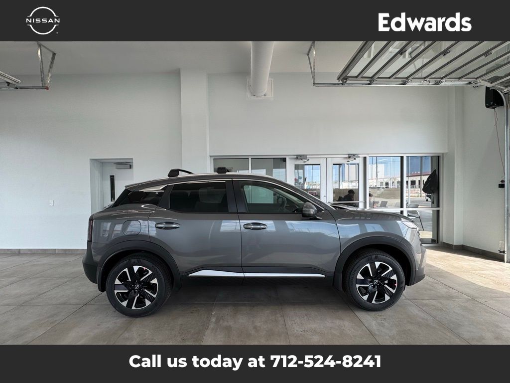 2025 Nissan Kicks SV AWD's photo