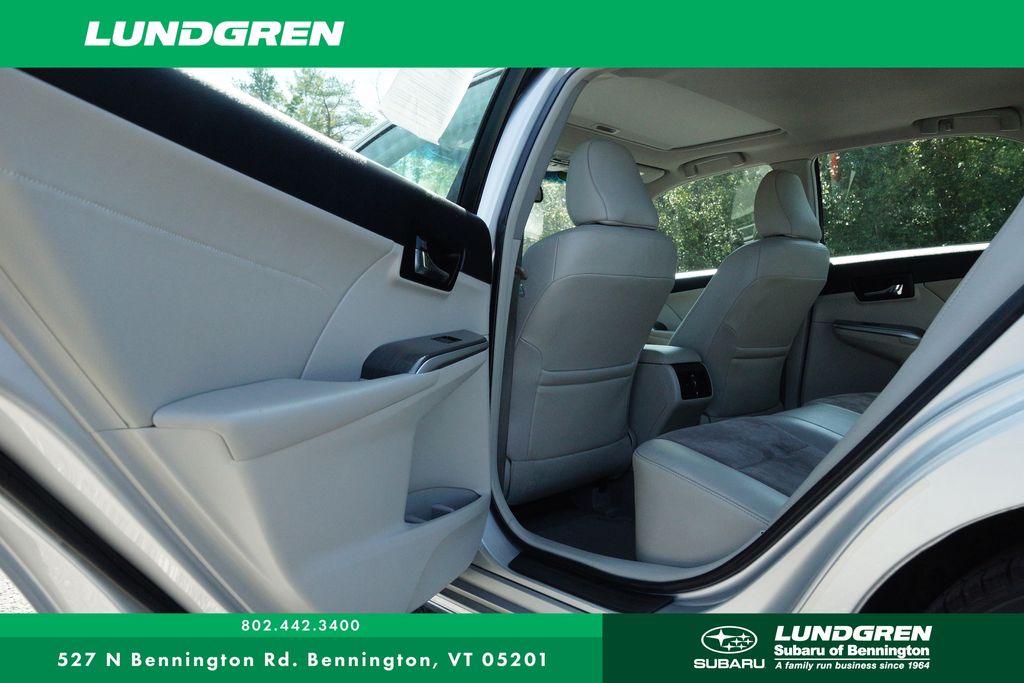 2013 Toyota Camry Hybrid LE photo 15