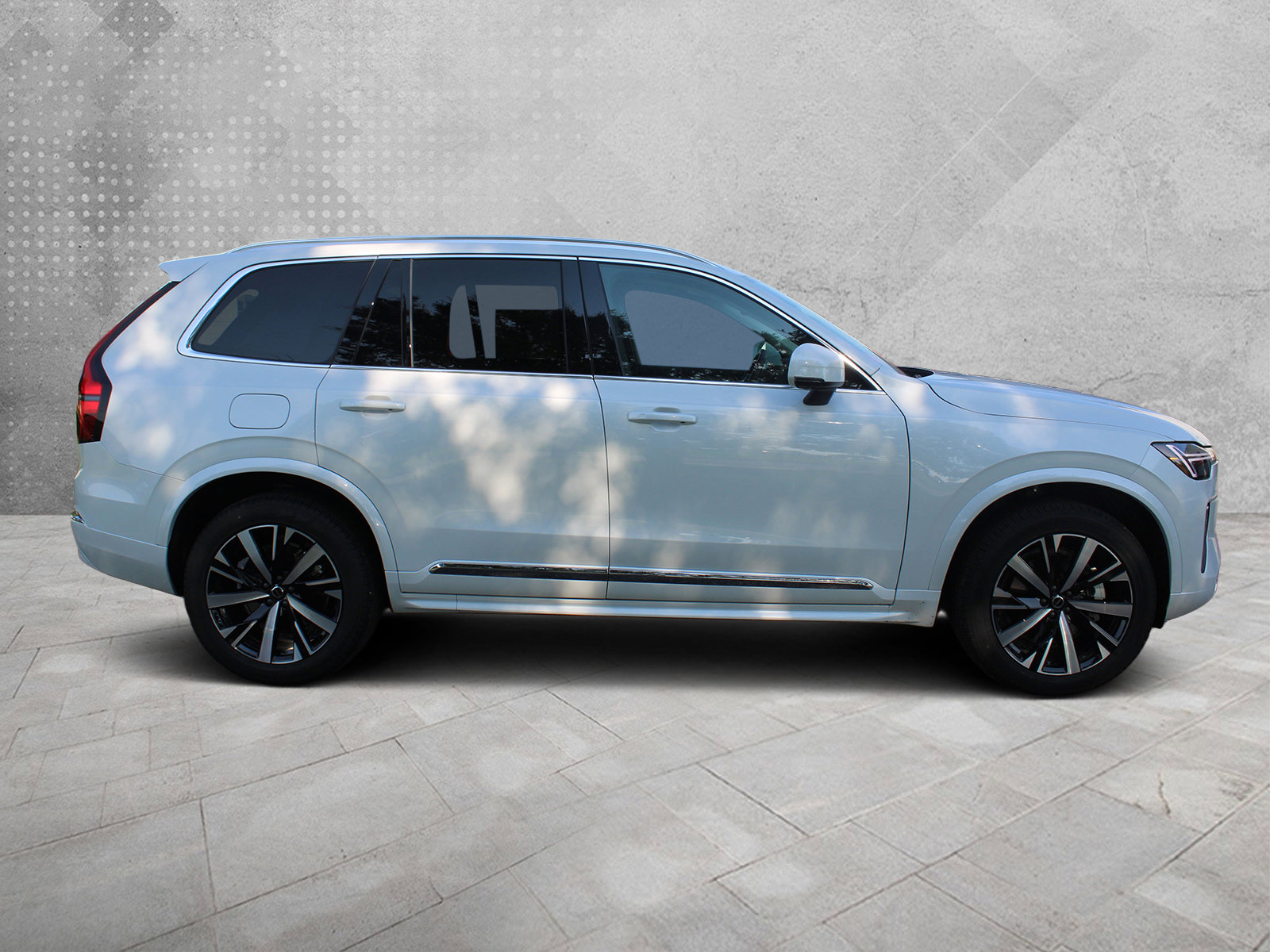 2026 Volvo XC90 B5 Core photo 2