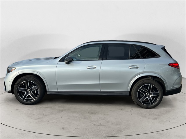 2026 Mercedes Benz GLC 300 4MATIC photo 2