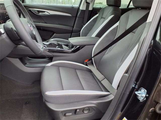 2025 Buick Envision Sport Touring photo 4