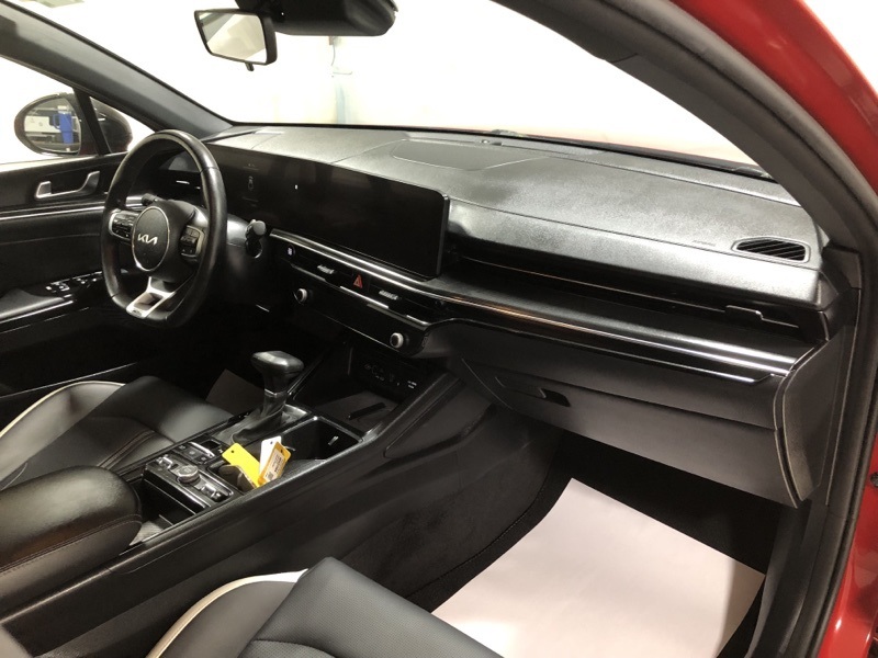 2025 Kia K5 GT-Line photo 13