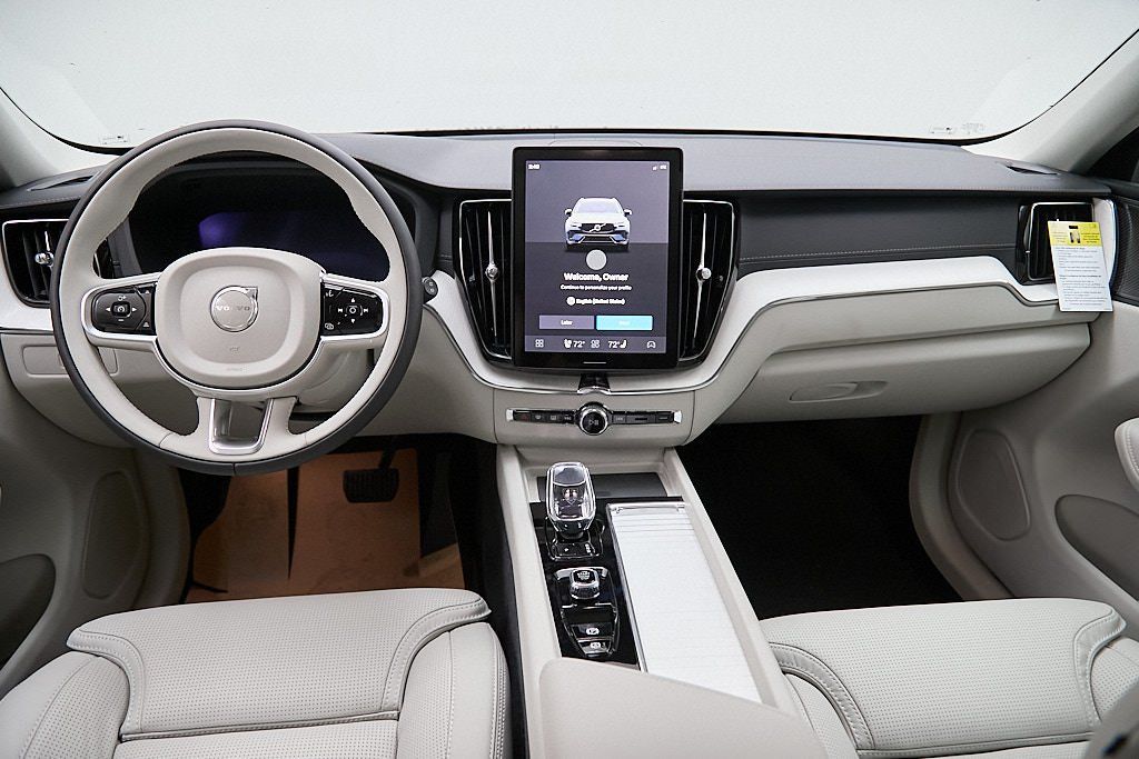 2026 VOLVO XC60 - Image 18