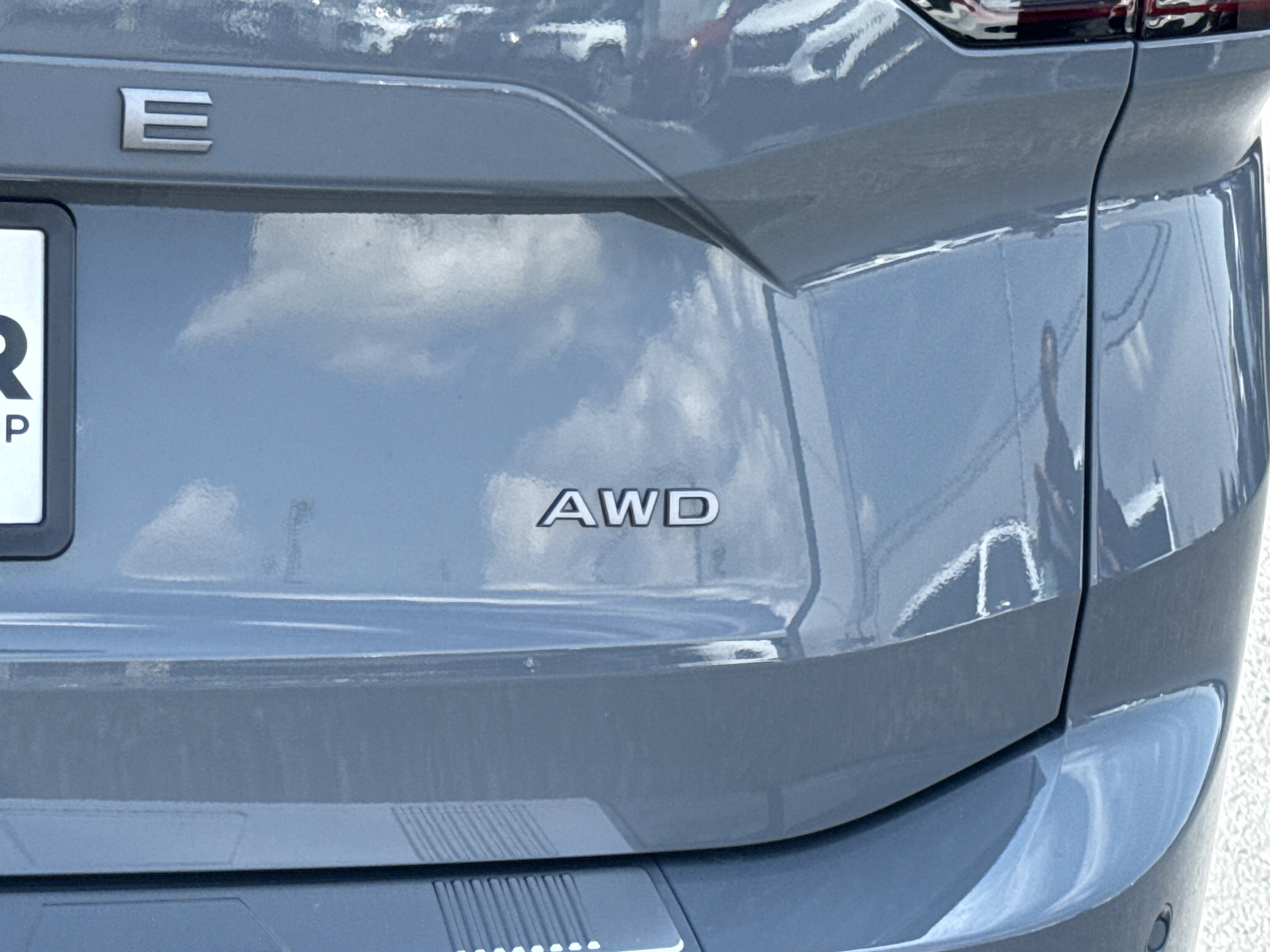 2026 Nissan Rogue SV photo 2