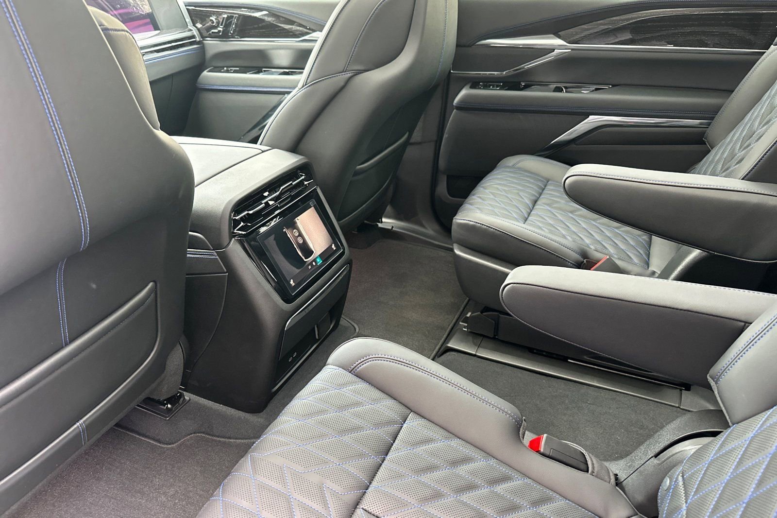 2025 Cadillac Escalade IQ Sport photo 11