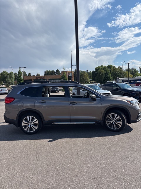 2022 Subaru Ascent Limited photo 3