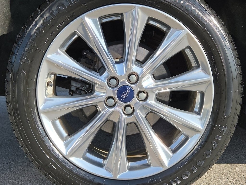 2018 Ford Edge Titanium photo 23