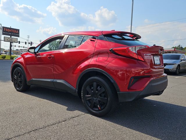 2020 Toyota C-HR XLE photo 3