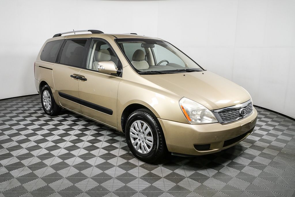 2011 Kia Sedona LX's photo