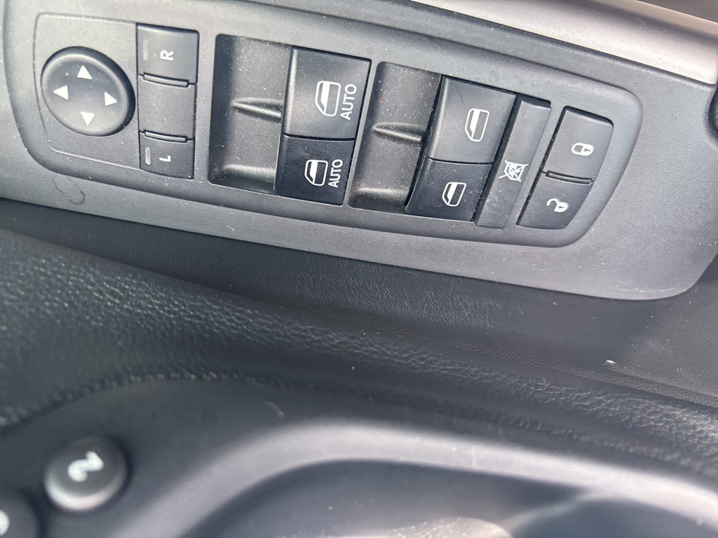 2019 Jeep Cherokee Limited photo 3