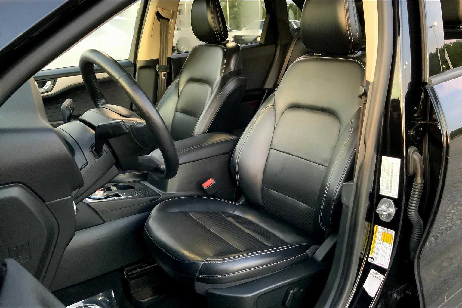2020 Ford Escape SEL photo 7