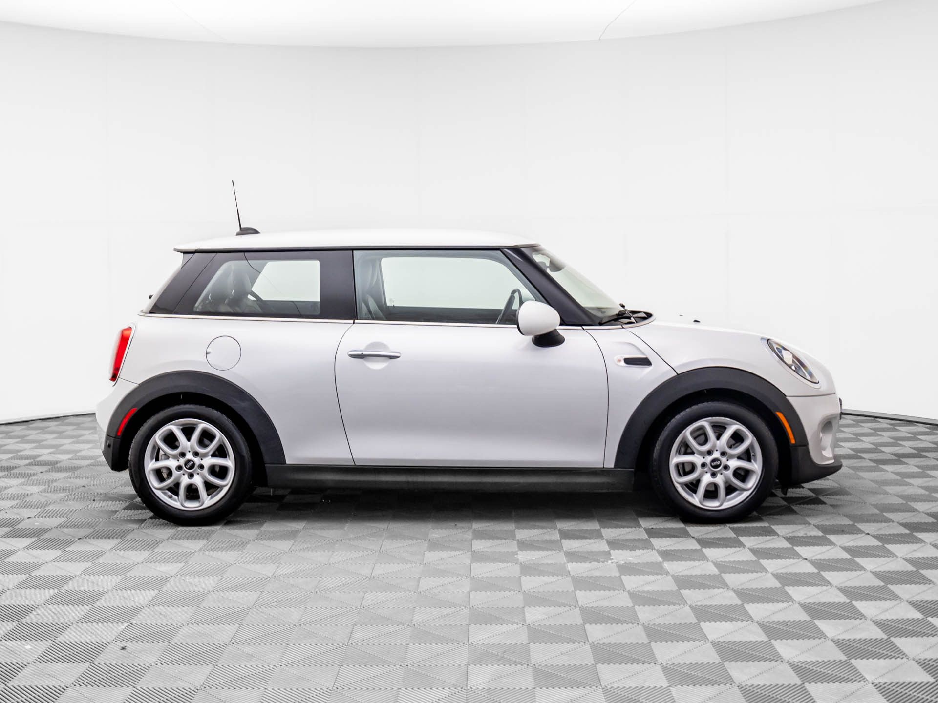 2019 Mini Cooper Signature photo 4