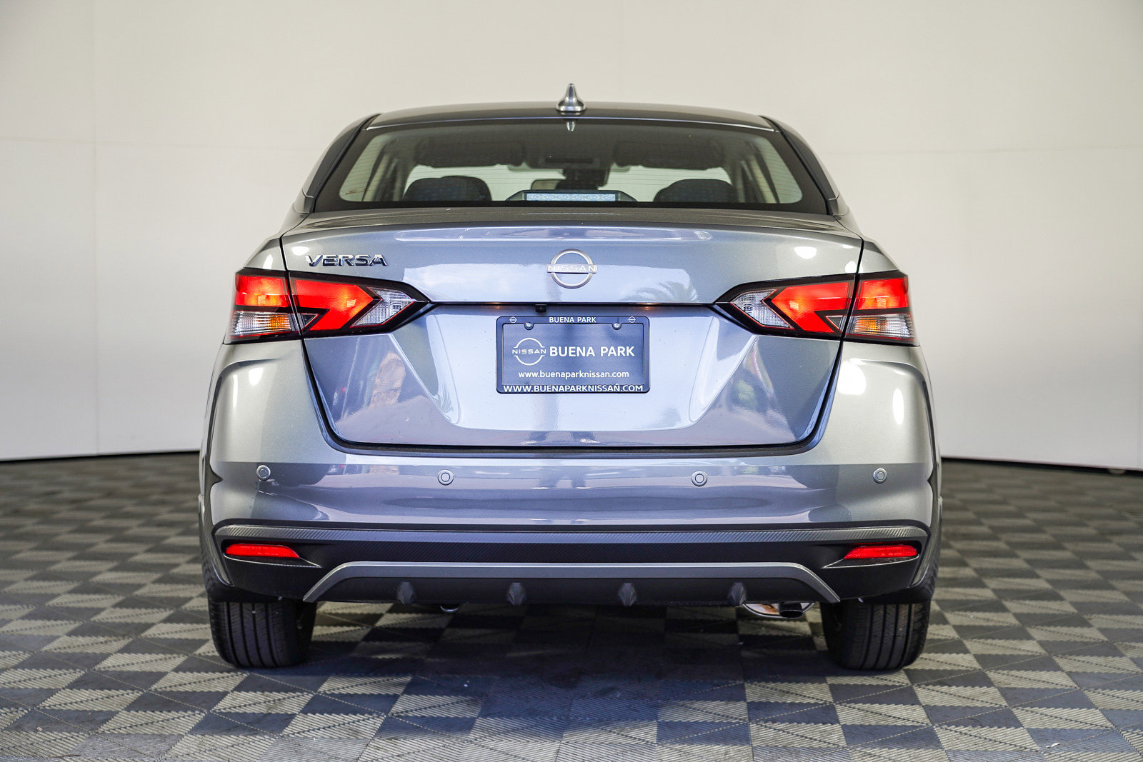 2025 Nissan Versa SV photo 5