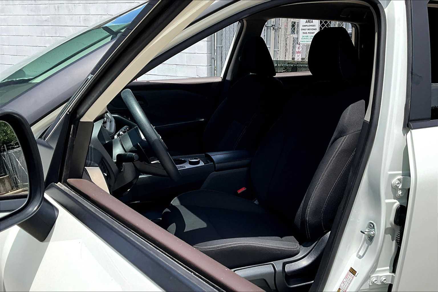 2023 Nissan Rogue S photo 6