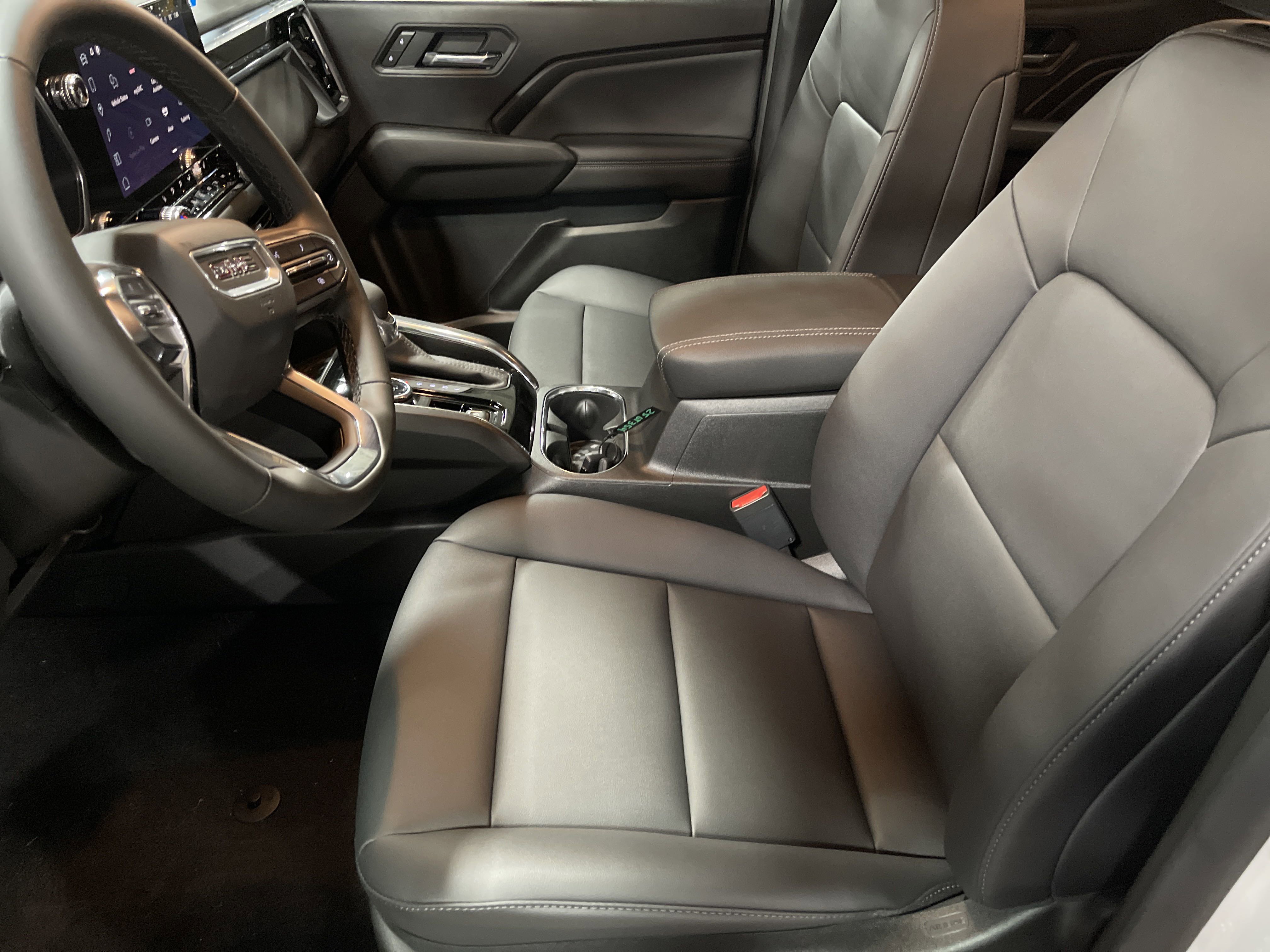 2025 Gmc Canyon Elevation photo 3