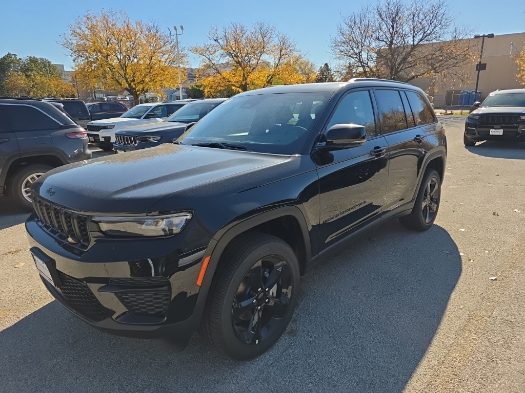 2025 Jeep Grand Cherokee Altitude X photo 3