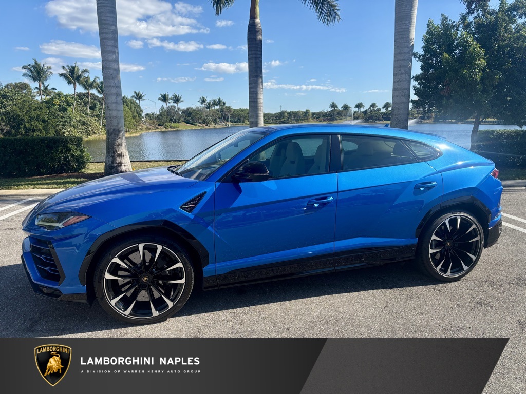 2021 Lamborghini Urus Base's photo