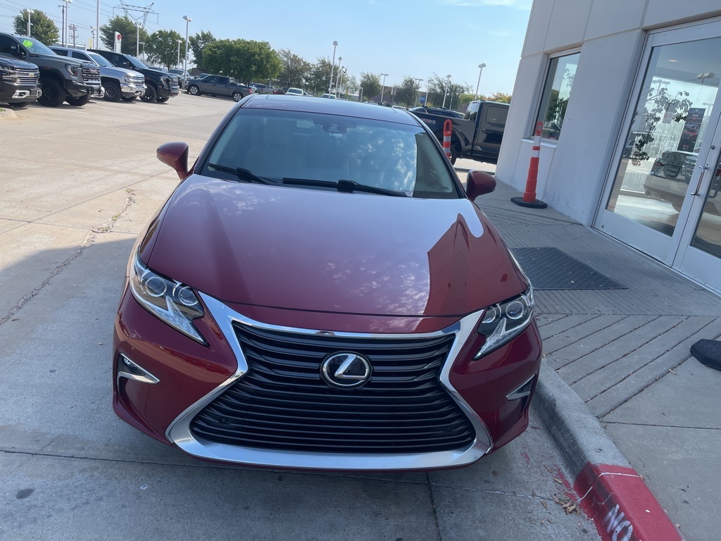 2017 Lexus ES 350 photo 2