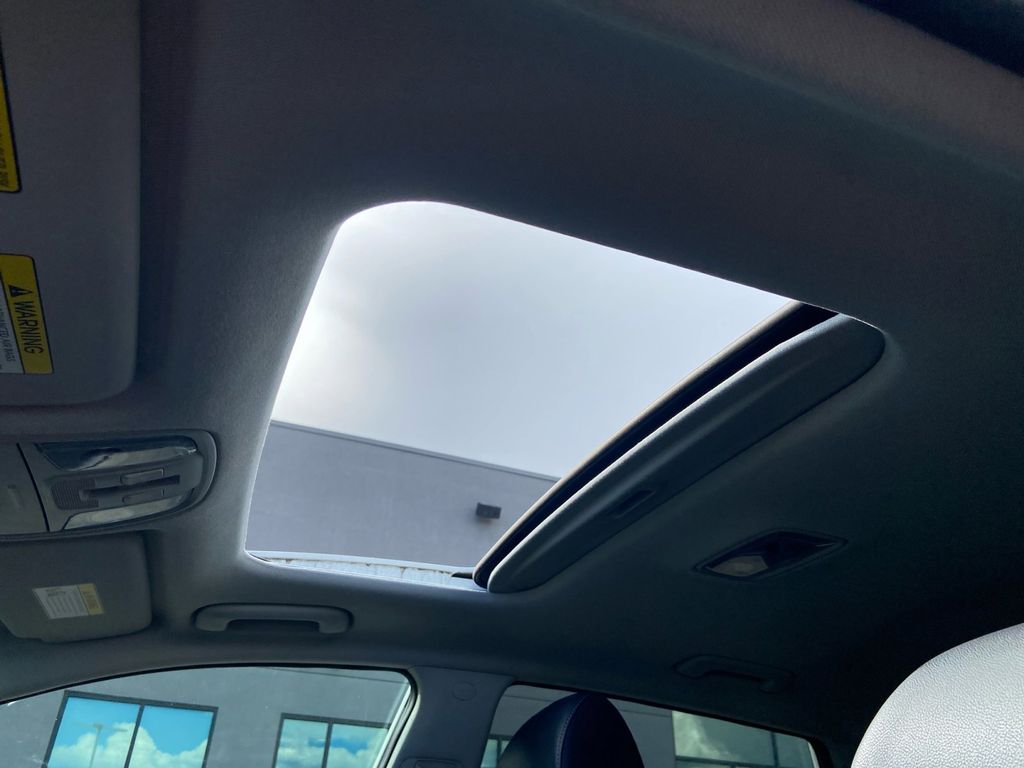 2022 Kia Niro Plug-In Hybrid EX Premium photo 17
