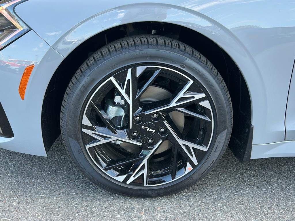 2026 Kia K5 GT-Line photo 6