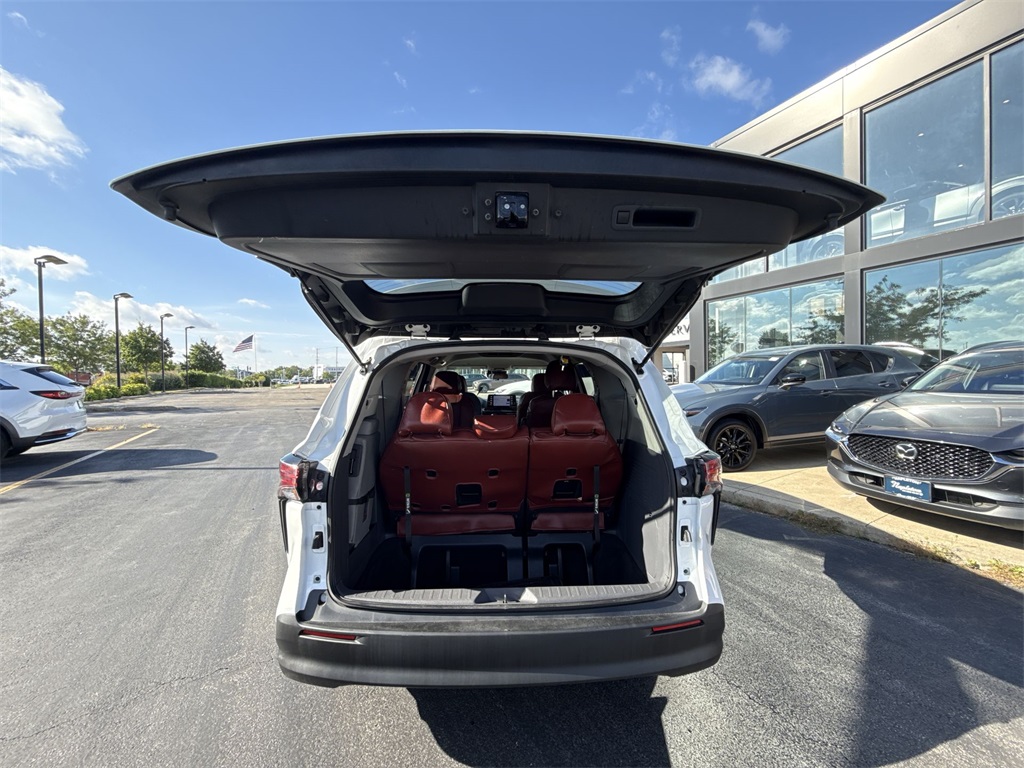 2022 Toyota Sienna LE photo 24