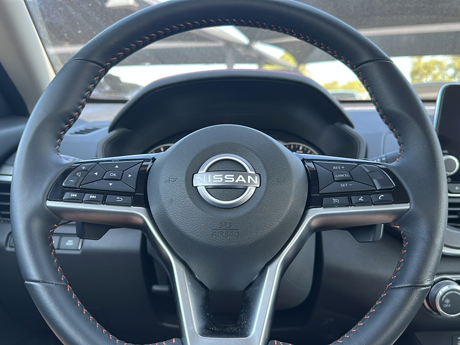 2024 Nissan Altima SR photo 12