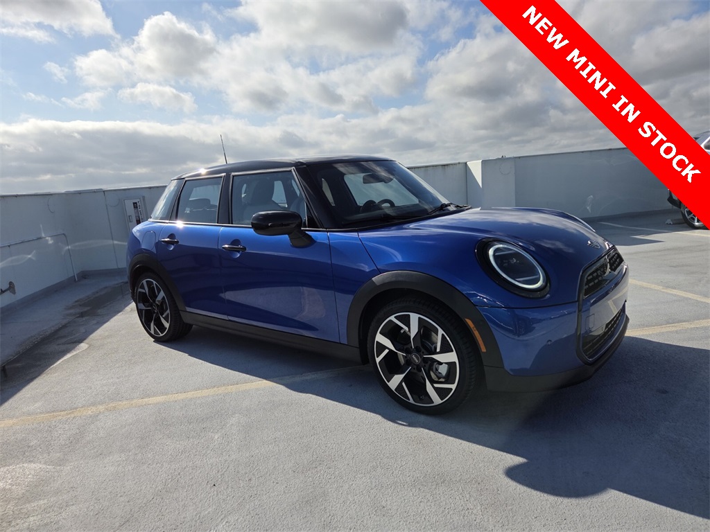 2026 MINI Hardtop 4 Door Oxford Edition's photo