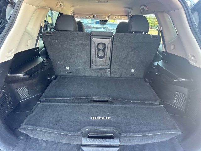 Used 2020 Brilliant Silver Metallic Nissan SV image 31