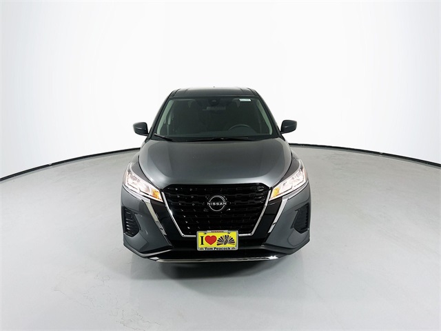 2025 Nissan Kicks Play S photo 2