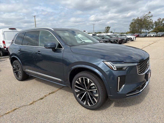 2026 Volvo XC90 Plus's photo