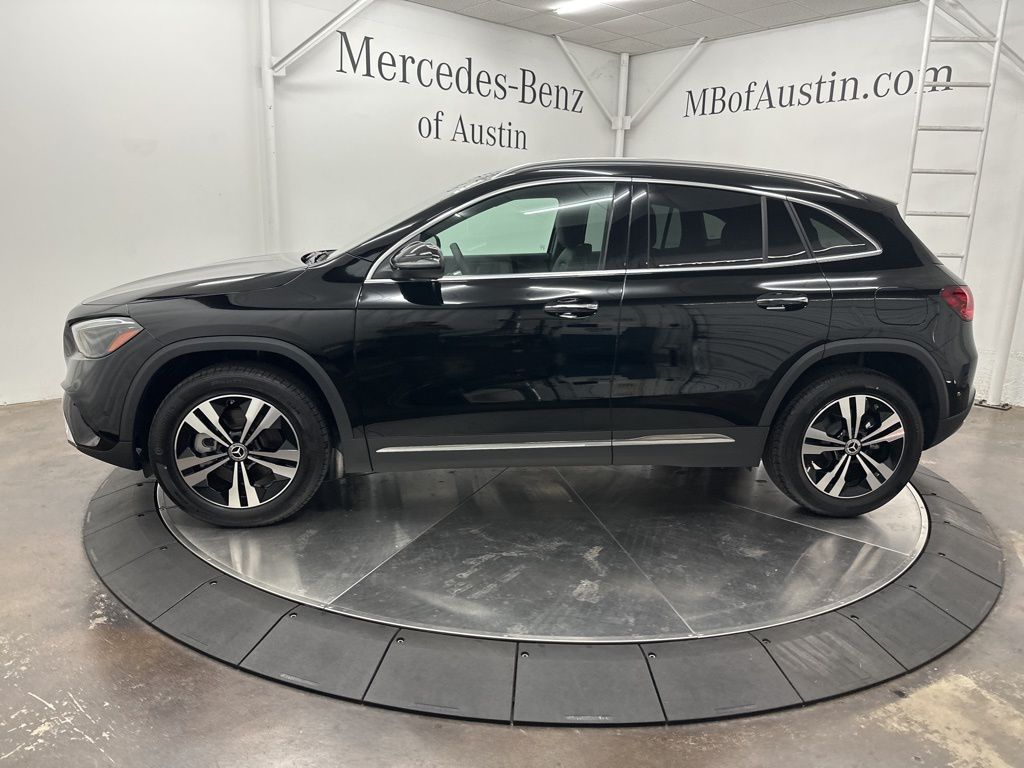2025 Mercedes Benz GLA 250 photo 4