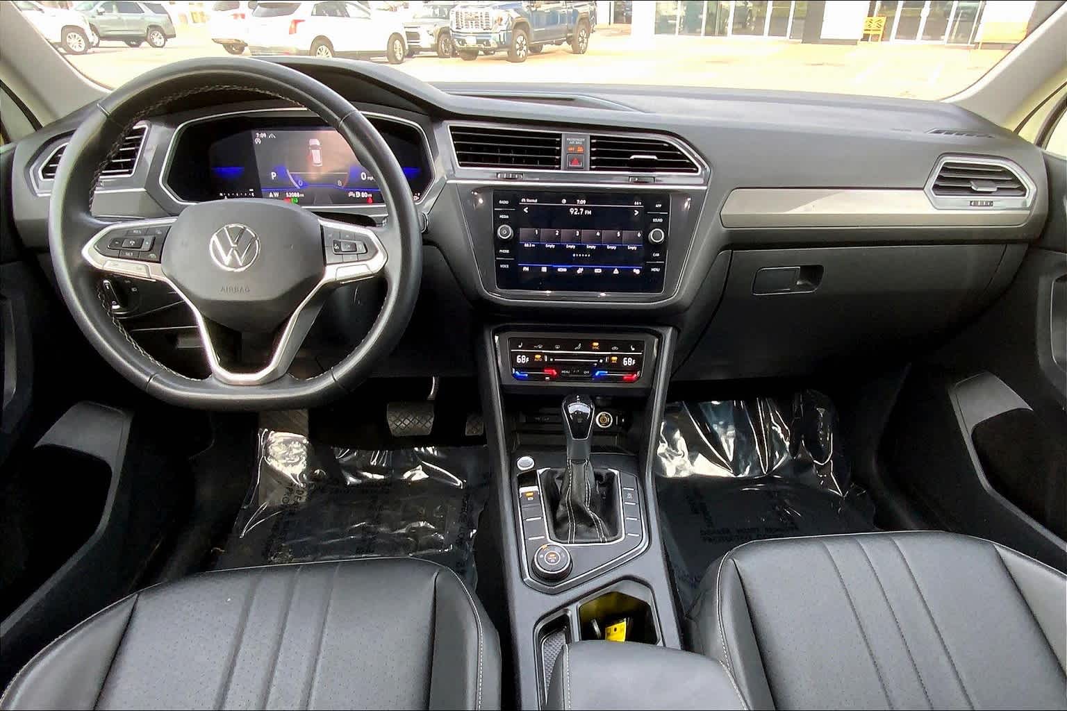2022 Volkswagen Tiguan SE photo 14