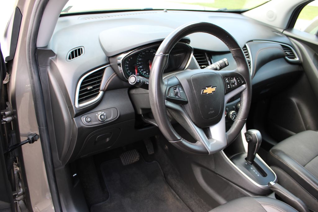 2022 Chevrolet Trax LT photo 42